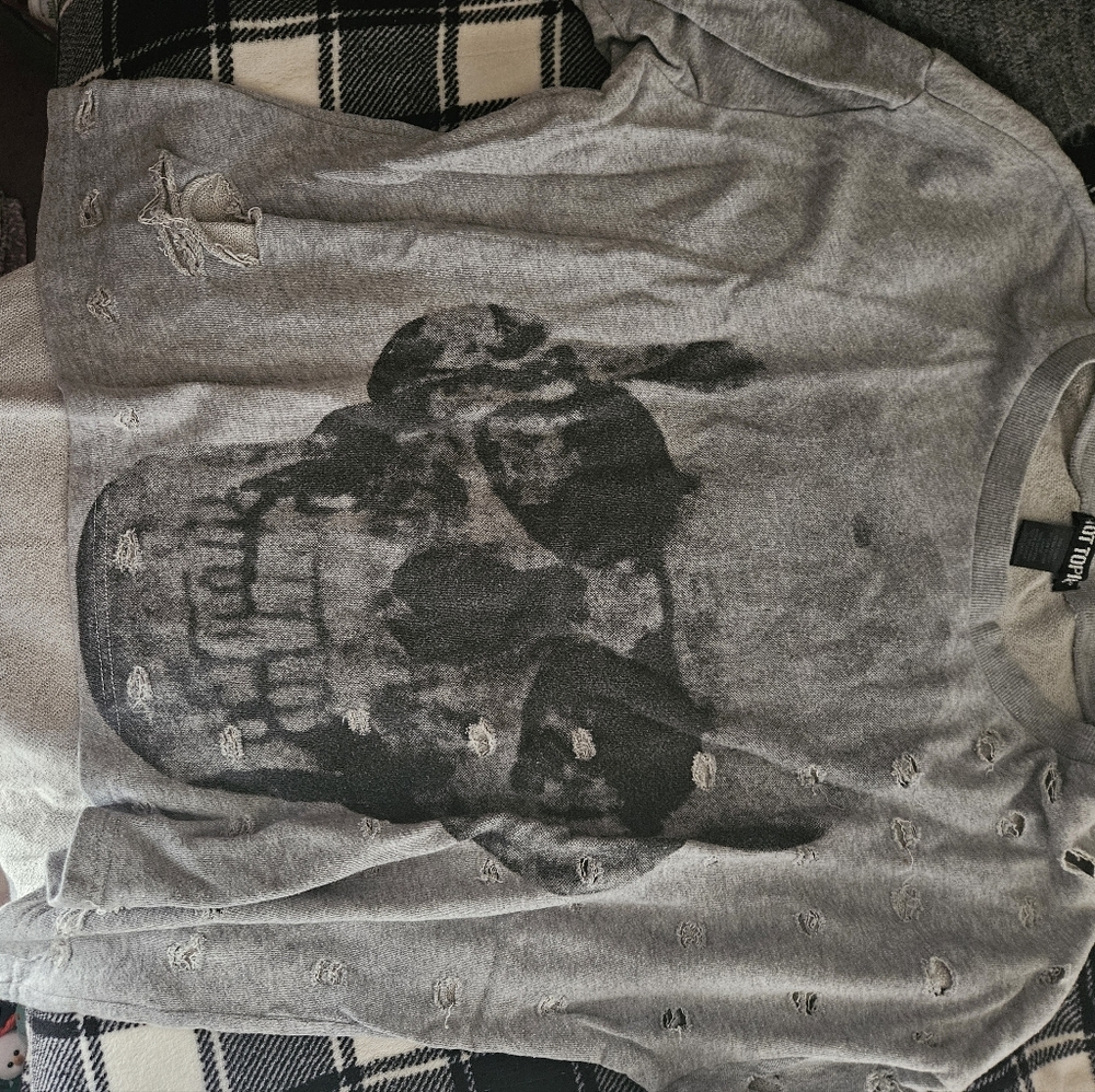 Skull sweater